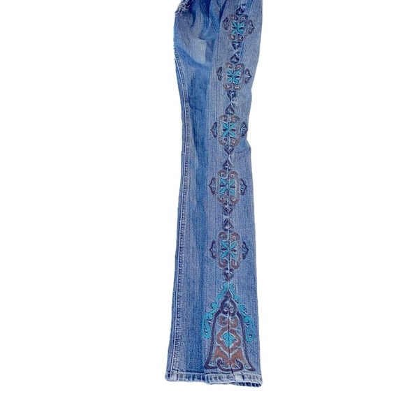 A.M.I. Women's Sz 8 Blue Jeans with Embroidered Details Fading Bootcut Cotton - Picture 5 of 10